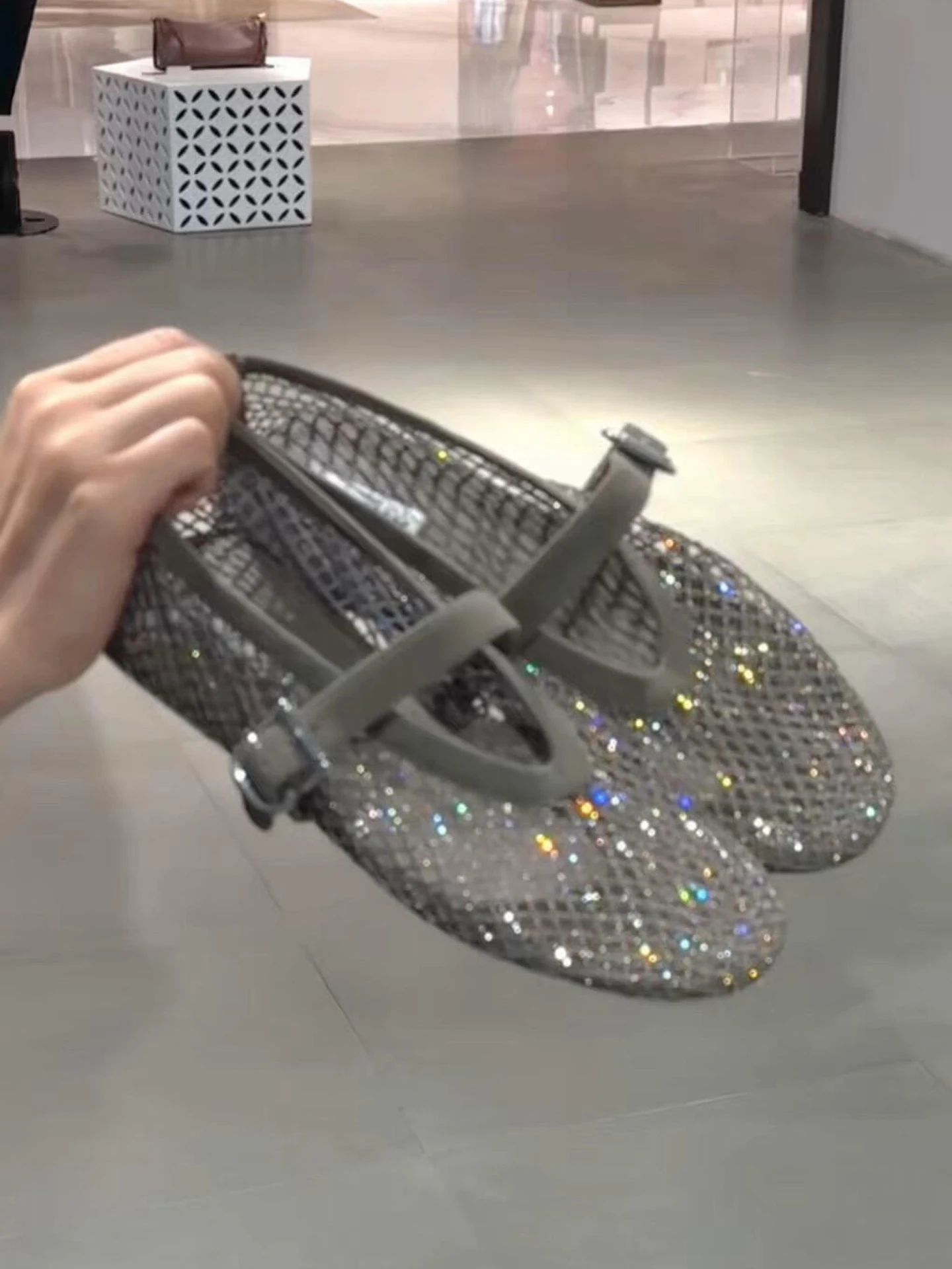 women's-flat-bottom-mesh-leather-mary-jane-shoes-buckle-design-hollow-out-fashionable-casual-round-toe-anti-slip-rubber-sole