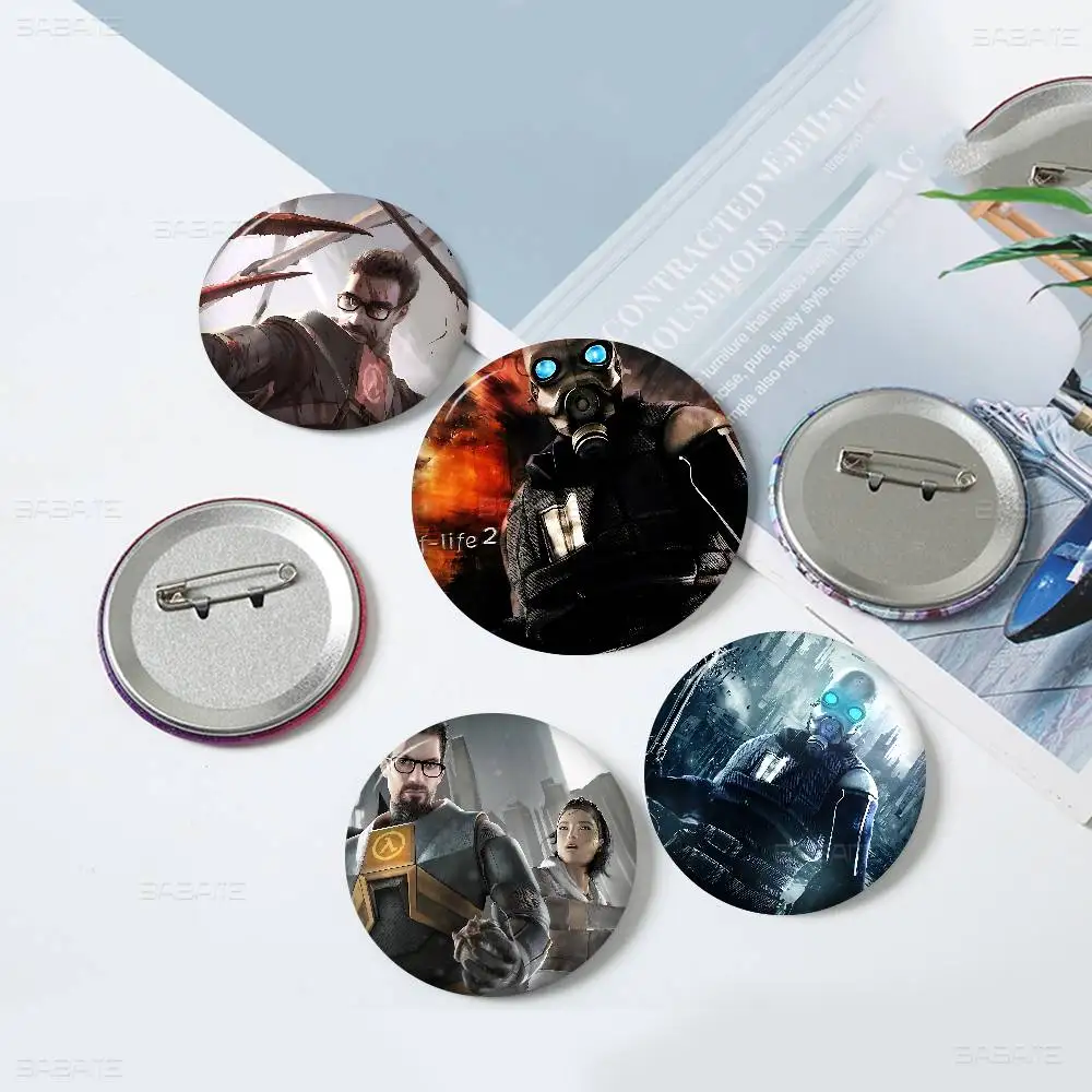 H-Half-Life-Game New  Brooches Soft Button Pin Funny Silly Gnarpy on A Skateboard Meme Badge Gamer Collection Gifts