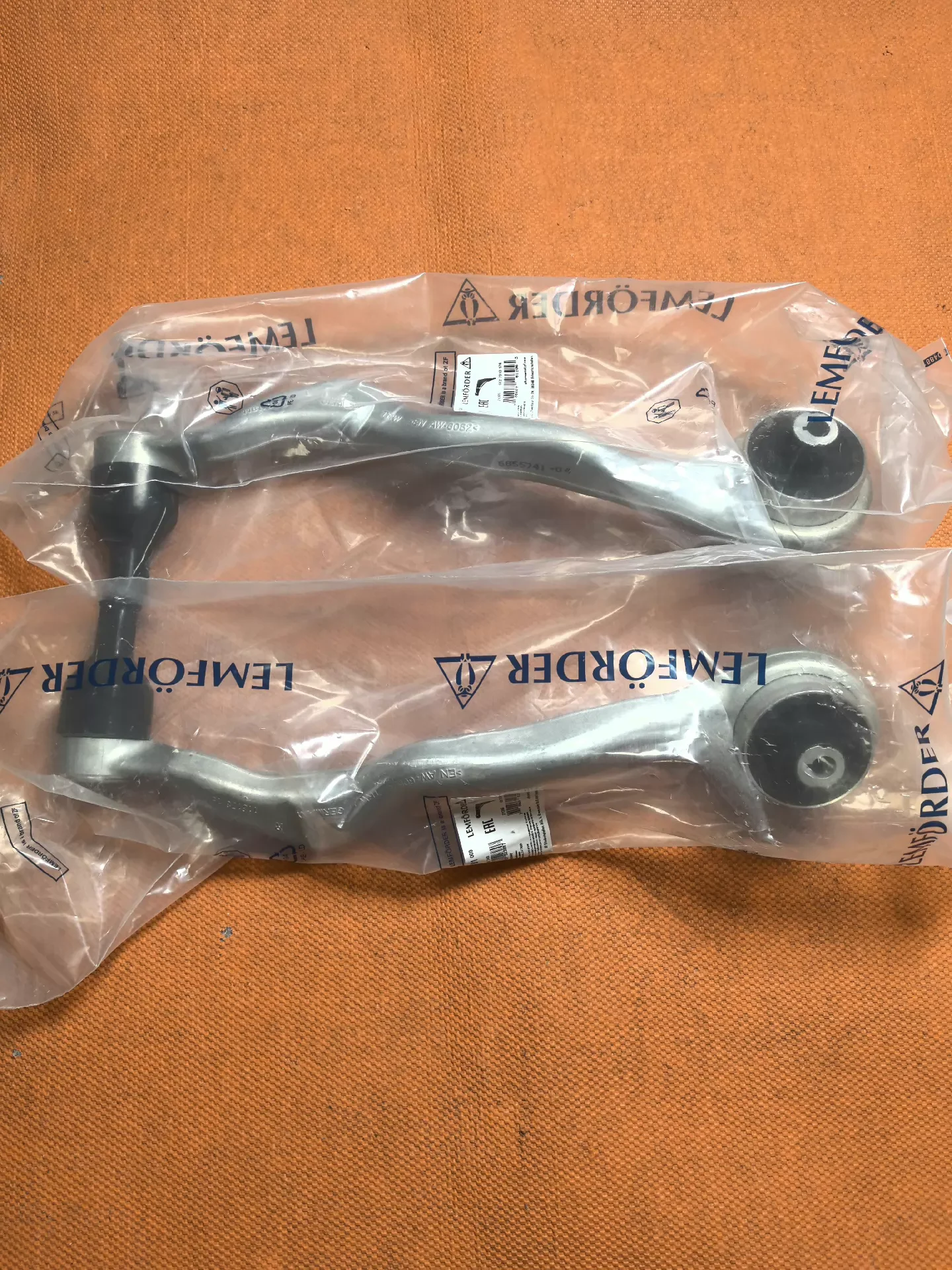 1pcs Front Upper Tension Strut L/R 31126855741 31126855742 For BMW F22 F30 F31 F34 F32 F33 F36 31126851259 31126851260