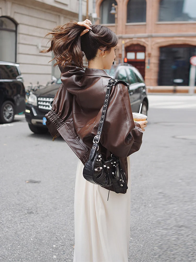 Nouvelle veste cool en similicuir PU pour femme, couleur café, printemps-automne, style tendance, fermeture éclair, coupe ample, manches longues, best-seller