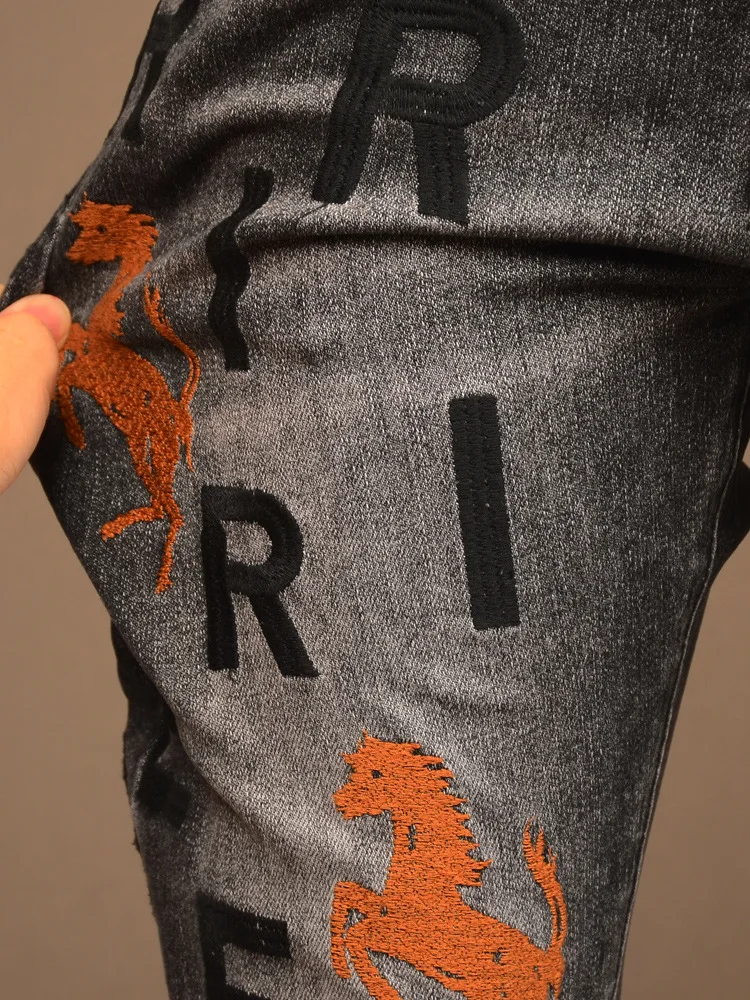 New High-End Embroidery Jeans Male Letter Printed Design Retro Casual High Street Black Gray Stretch Skinny Tappered Pants