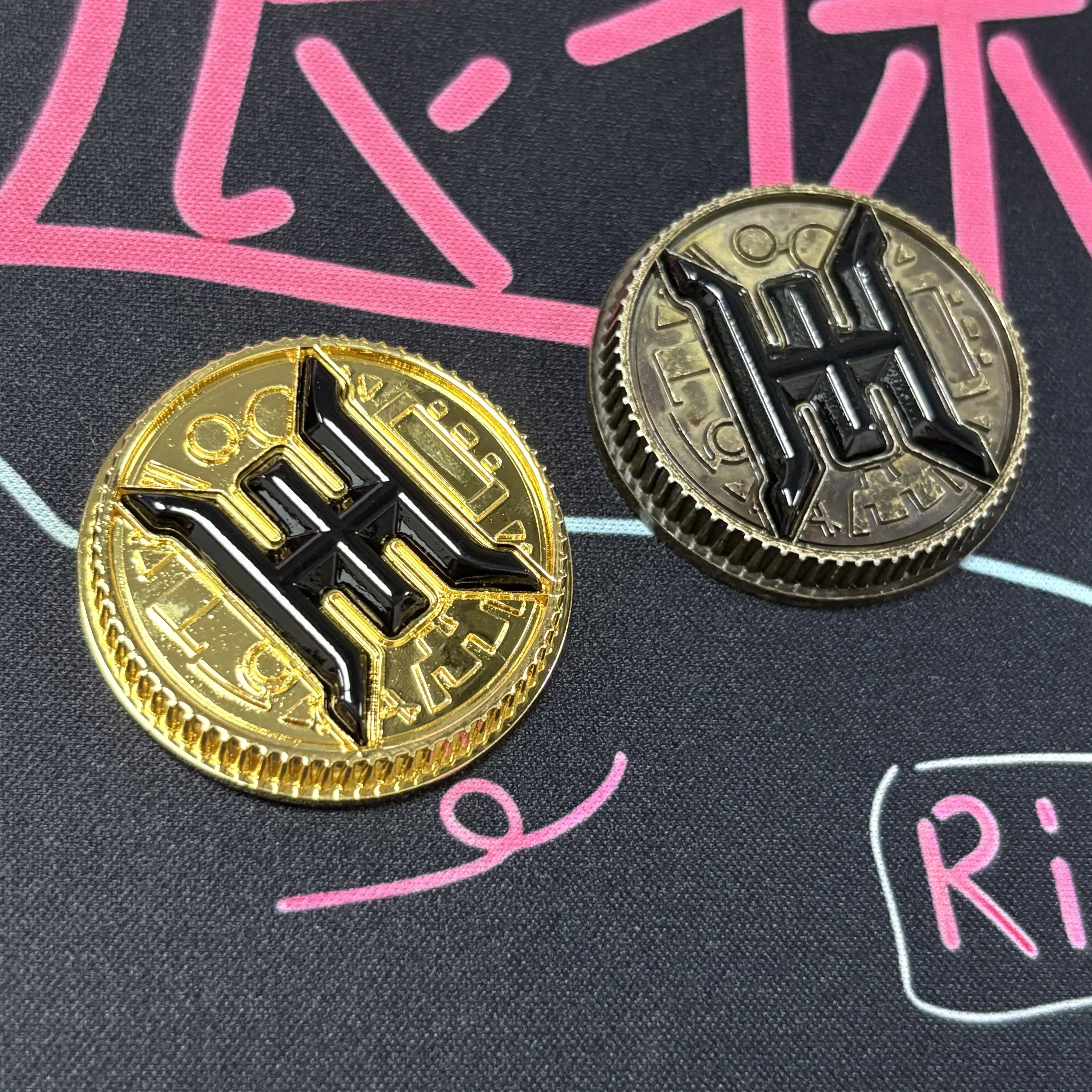 

Black ZEO Crystal Power Coin For Bandai Ranger Legacy Morpher Coin-Gold Coin-Weathered (Optional)