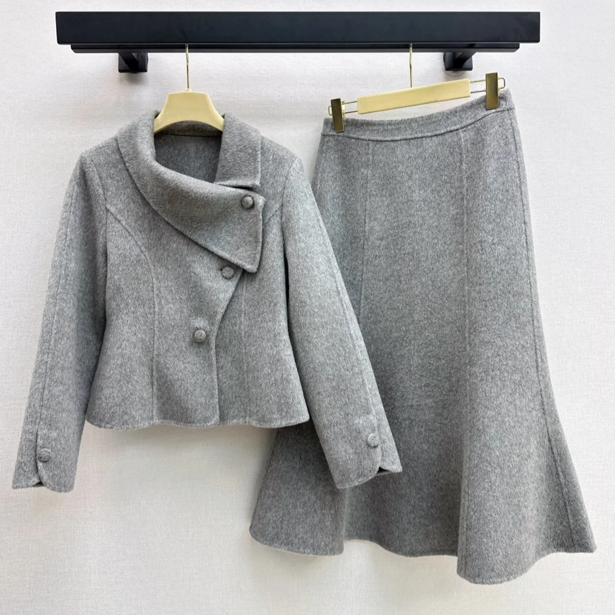 2026 High quality women's double-sided woolen short jacket fish tail skirt set--26929170