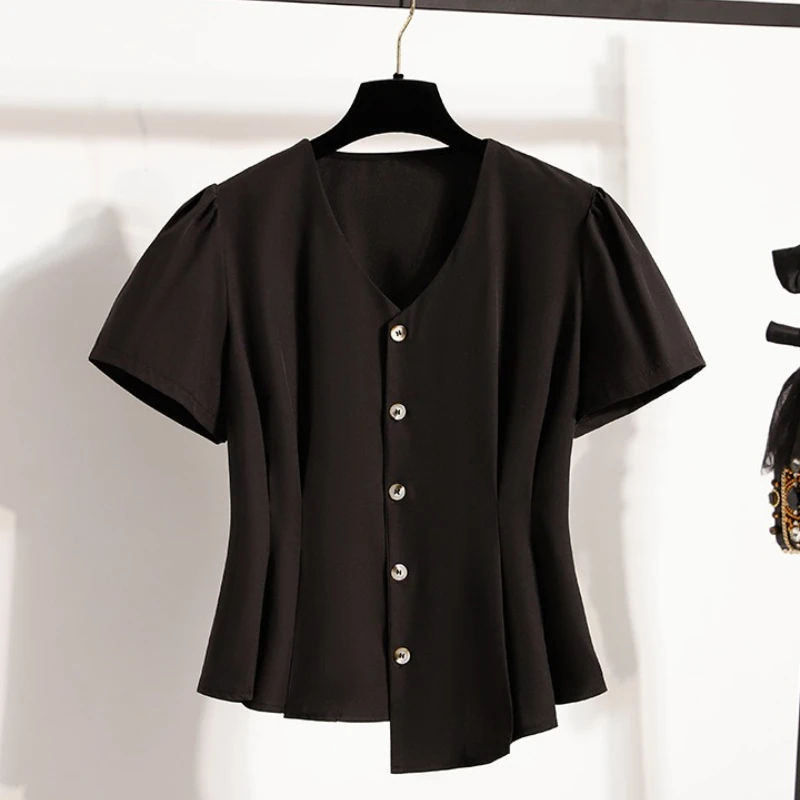 Koreaanse stijl zomer 2026 nieuwe effenkleurige top elegante V-hals dames plus size shirt Franse stijl onregelmatige korte mouw blouses