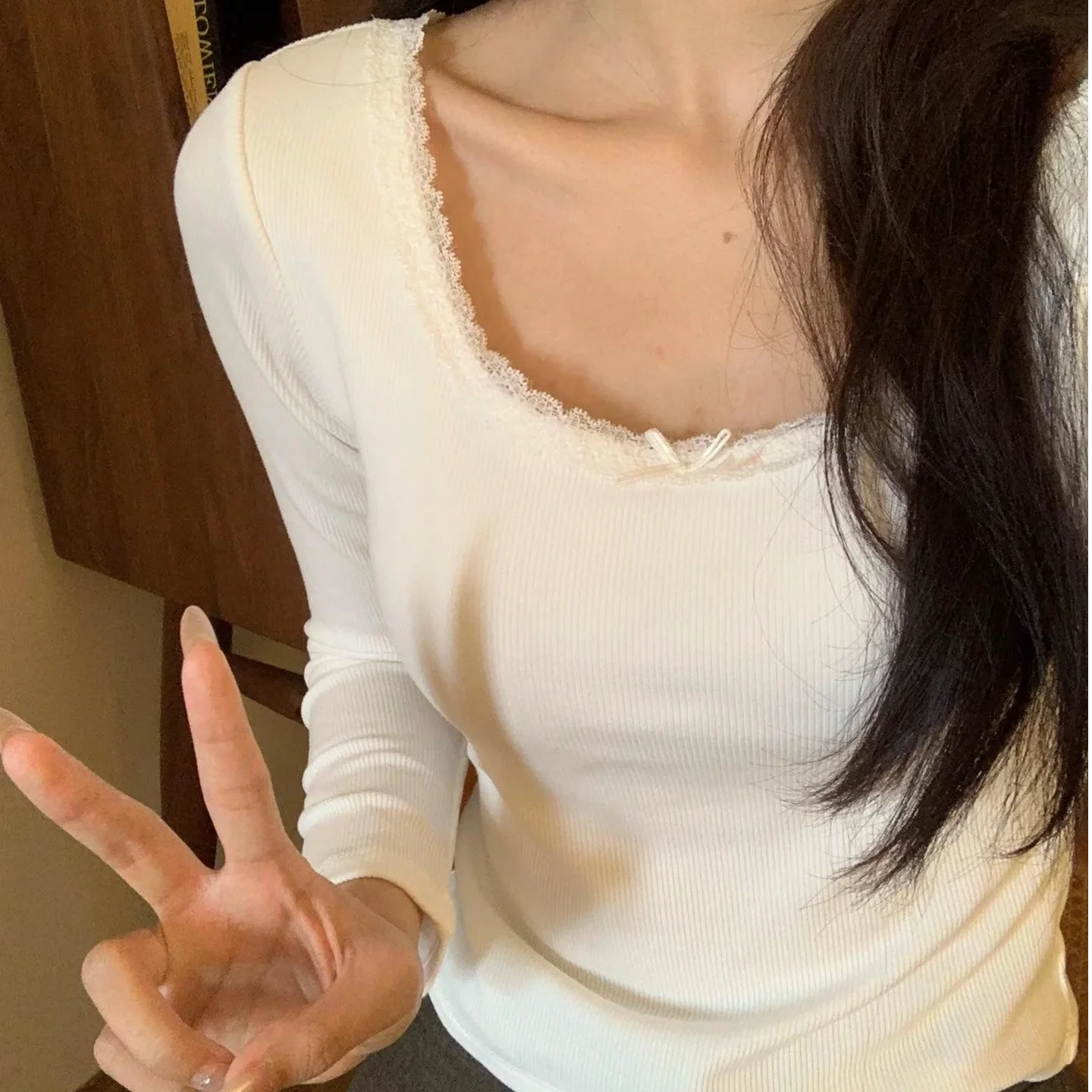 Miu Series White Lace Trim Collar  Knot Base Shirt Women Early Spring Pure Desire BM Style Inner Wear Short Top