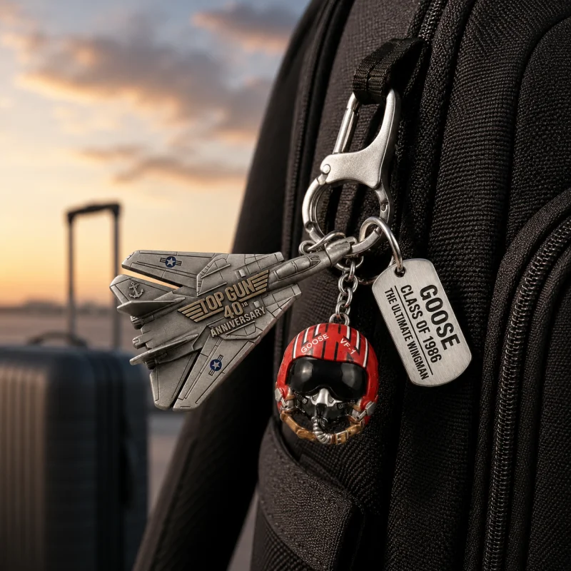 Top‑Gun Themed Keychains, Alloy Fighter Jet Model + Red Pilot Helmet + Dog Tag Pendant, Car Key Holder Backpack Decor Gift