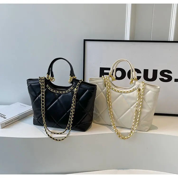 

New Textured Style Chain Handbag, Trendy and Large Capacity, Shoulder Bag Versatile Fashionable Women's Oblique Span Bag