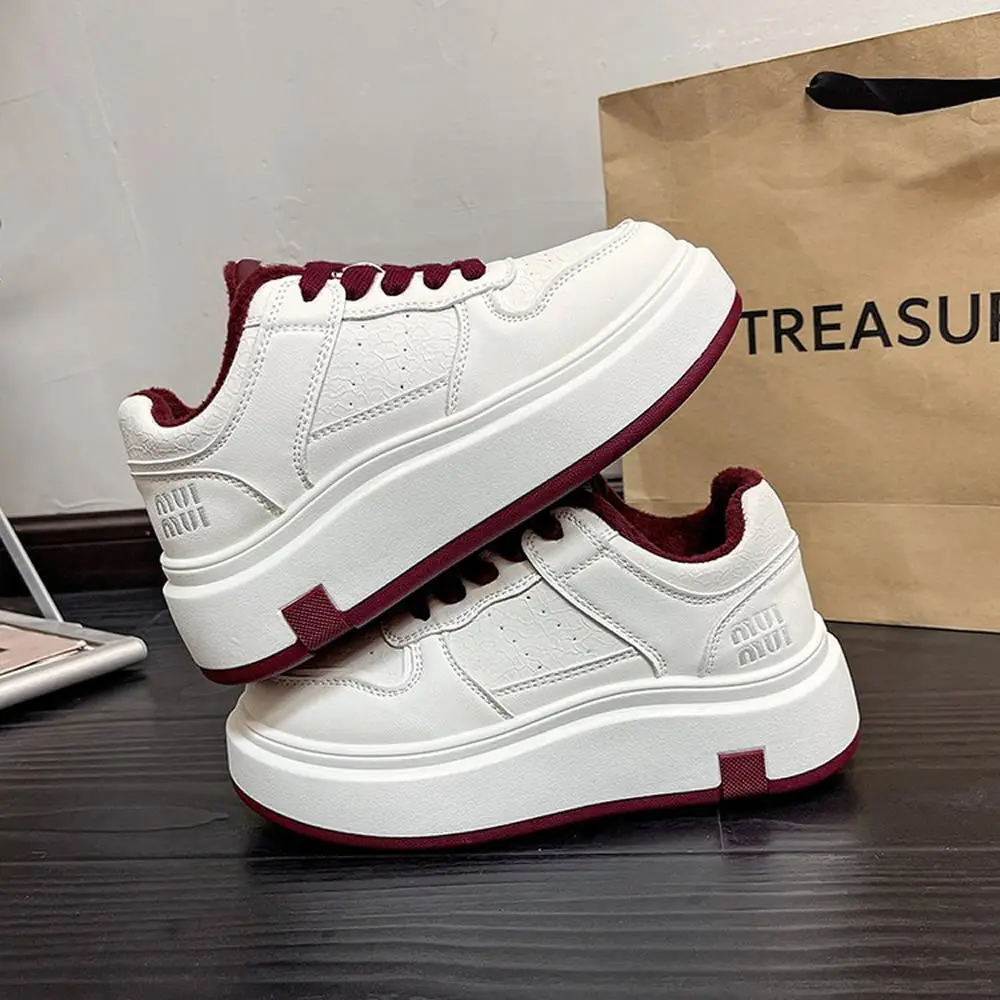 

Новинка 2025 года, модная модная универсальная дышащая обувь для спорта и отдыха в корейском стиле, белые туфли на толстой подошве для женщин