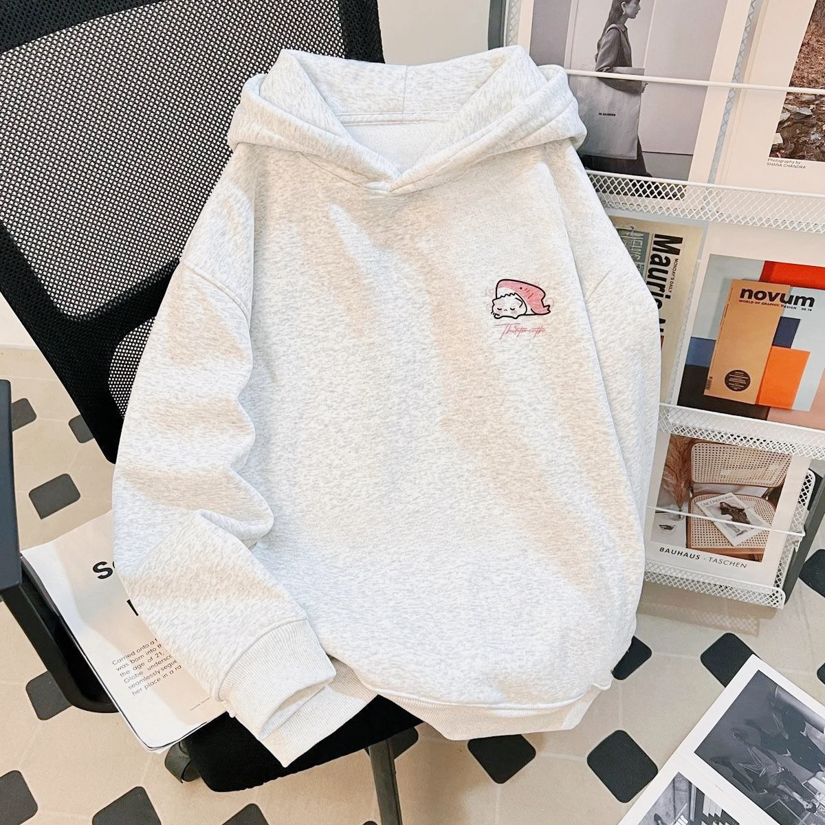 Sweat-shirt à capuche chat requin mignon de dessin animé créatif pour l'automne et l'hiver, ample et décontracté adapté aux garçons et aux filles