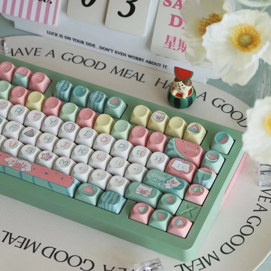 

Watermelon Pig Keycap Summer Keycap Soa Pbt For 75 82 87 104 Mechanical Keyboard 138Keys Personalized Pink Green Cute Pig Keycap