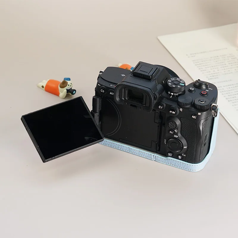 Piastra base per mezza custodia per fotocamera per Sony A7RV A7MIV A7R5 A7M4 Mark IV Custodia protettiva per fotocamera Tracolla 1/4 Borsa per viti