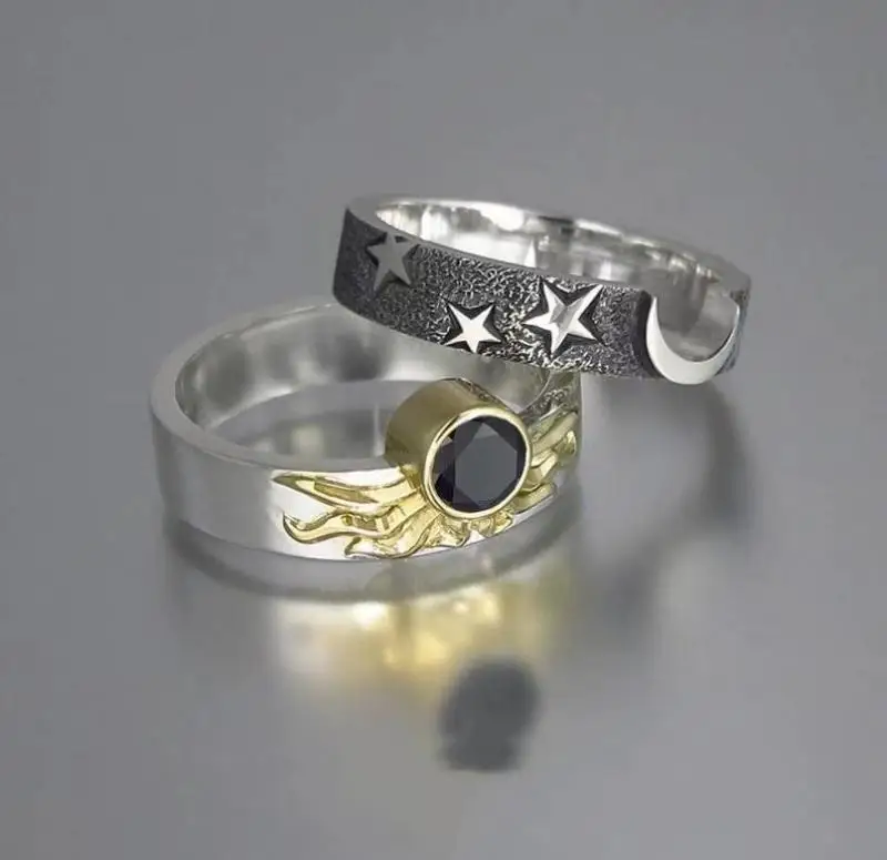 On Trend Personalized Design Sun and Stars Motif Moon Mouth Ring Set of Two Men Women Couple Style Jewelry Party Favors