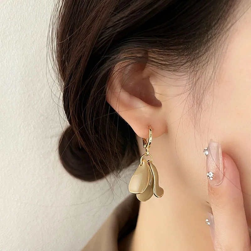 Drop-glazed shallow coffee temperament petal earrings