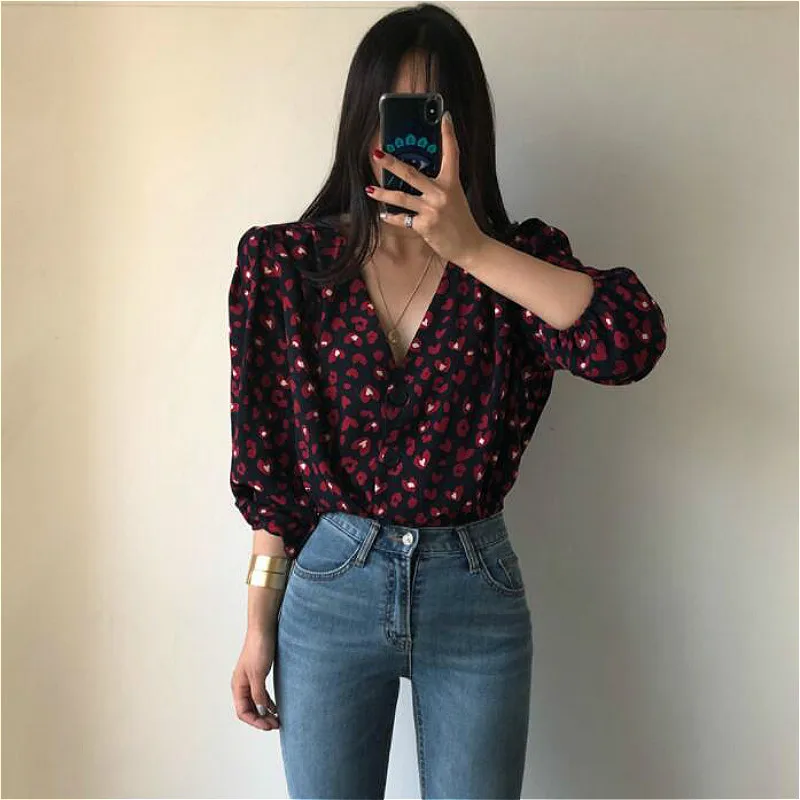 Shirts Women V-neck Retro Harajuku Ins Top Vintage Female Loose Kawaii Chic All-match Office Lady Teenagers Three Quarter Sleeve