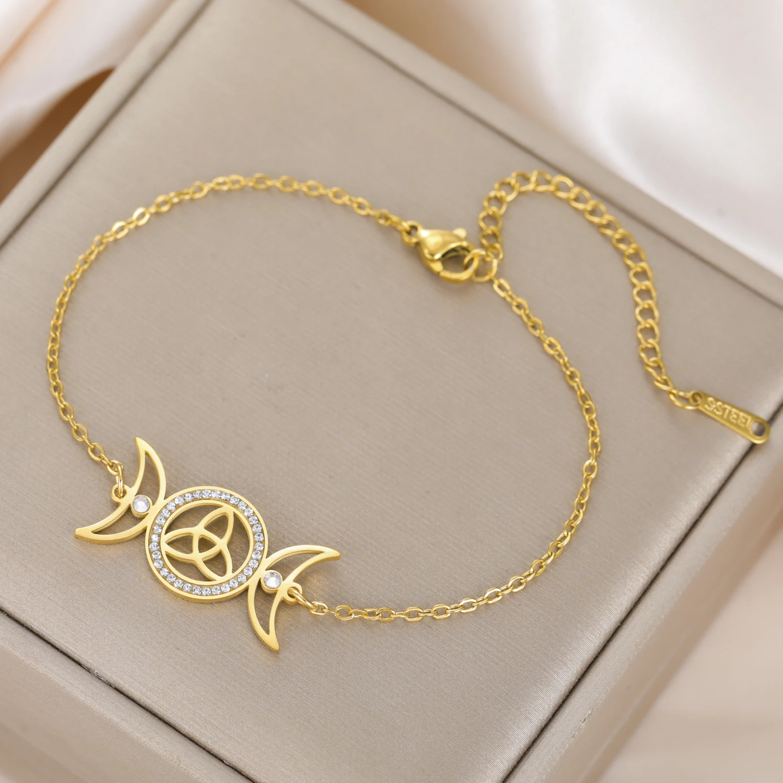 هيكات سوار الثلاثي القمر آلهة حماية سوار للنساء هيكاتي ليليث الأساطير اليونانية باقان الويكا سلتيك عقدة مجوهرات