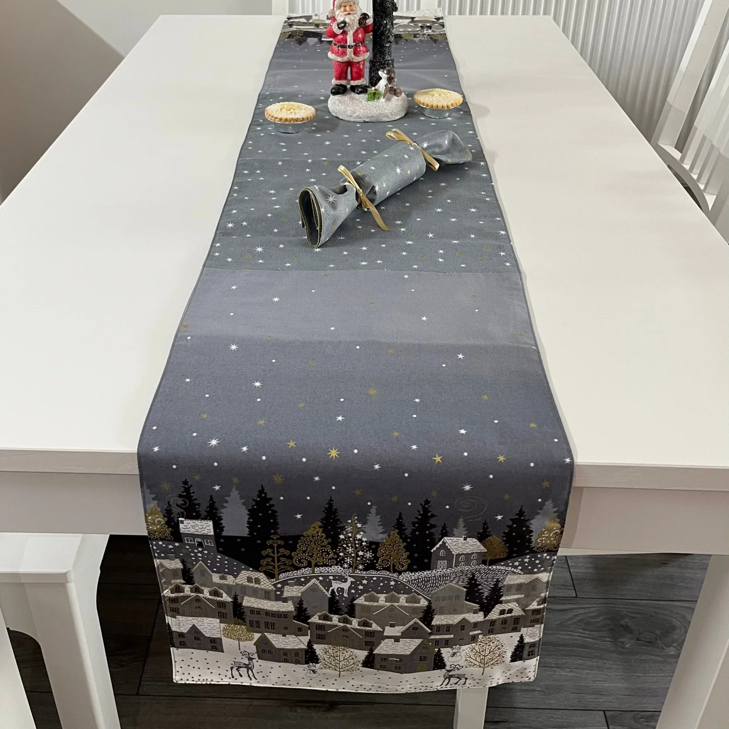 Weihnachten, Skidorf-Szene, Tischläufer, Dekoration, Geschenkidee, modernes Tischdekoration
