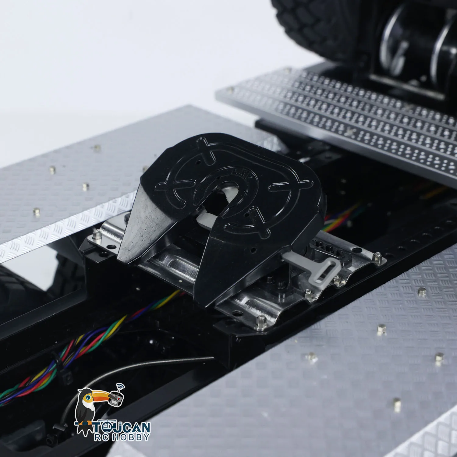 

Metal 1/14 8x8 RC Off Road Tractor Truck With Differential Lock 3-Speed Gearbox ST8 Remote Control Cars Toy Model