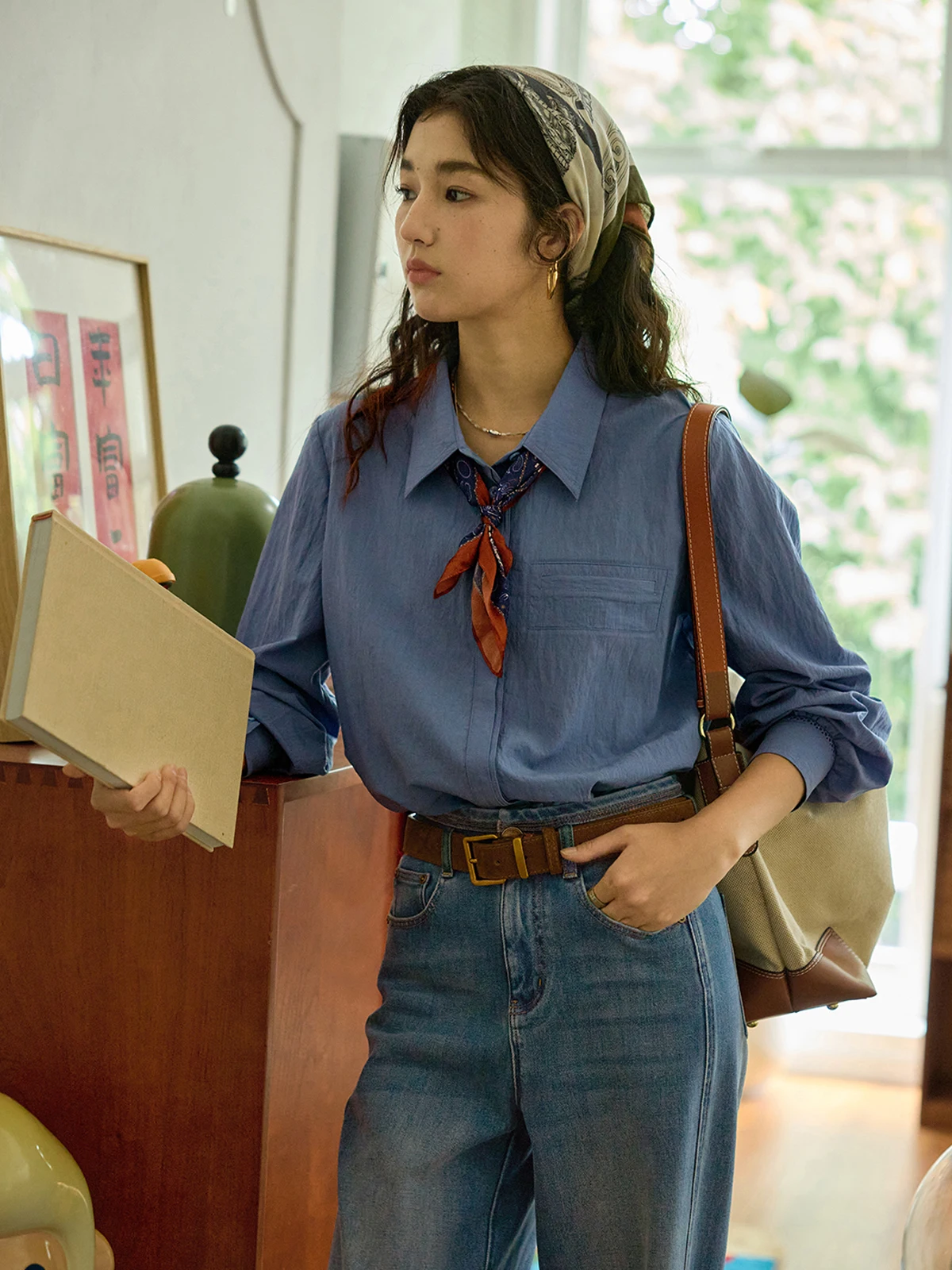 

Женская винтажная рубашка Solighter из лиоцелла синего цвета с длинным рукавом, свободный крой, для повседневной носки, осень 2025, новинка, однотонная, на пуговицах