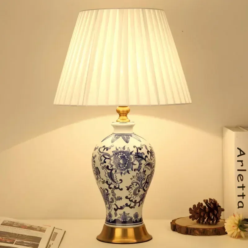 Ceramic Table Lamp Bedroom Bedside Table Lamp Creative and Cozy High-End American Retro European Simple Modern Chinese Lamps