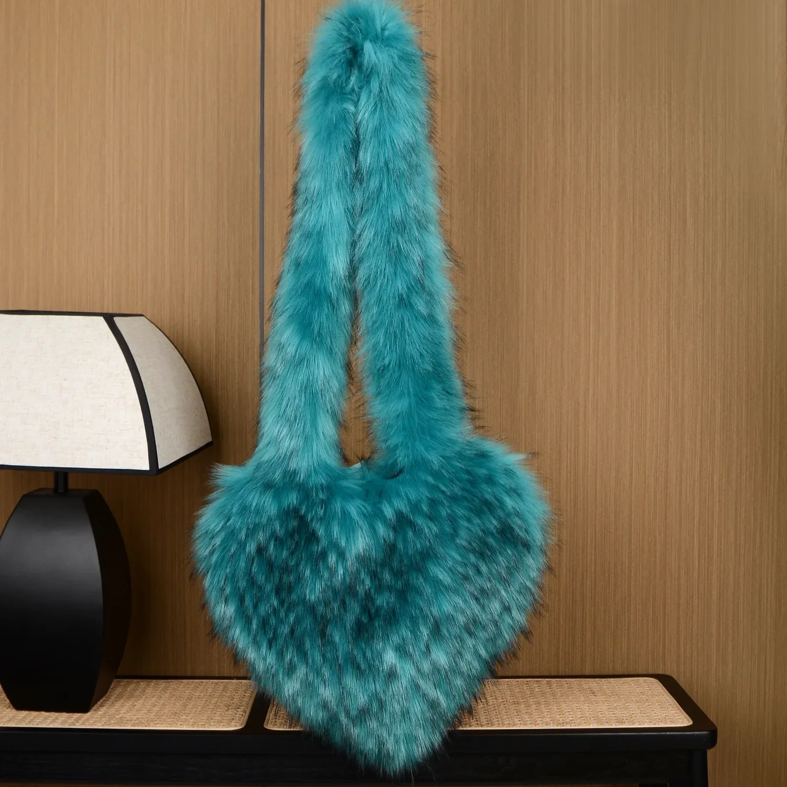 

Women Winter Faux Fur Handbags Y2K Cute Fluffy Heart Shape Shoulder Bags Girls Clutch Purse Love Fur Crossbody Bag Messenger Bag
