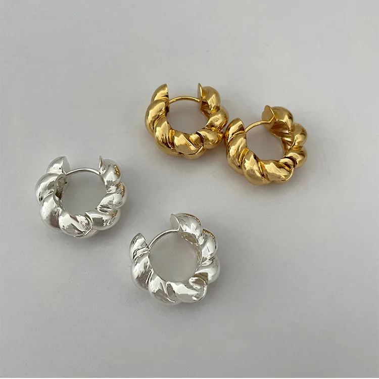

Vintage Thick Metal Exaggerated Hoops Earrings for Women Irregular Wave Geometric Earrings 925 Silver Needle Trendy Jewelry