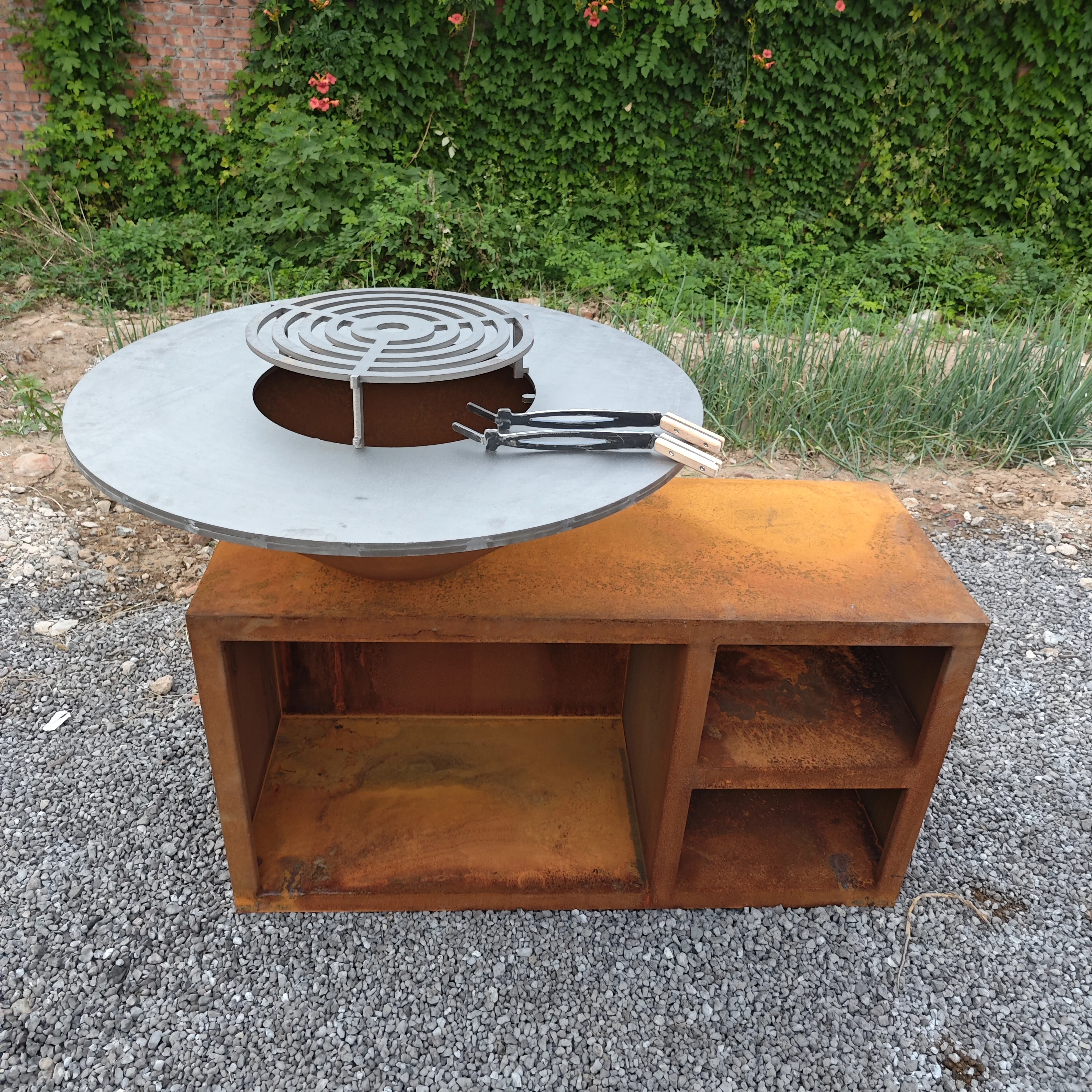 

Портативный уличный гриль из нержавеющей/углеродистой/кортеновской стали для барбекю на дровах/углях для семейных встреч, двусторонний