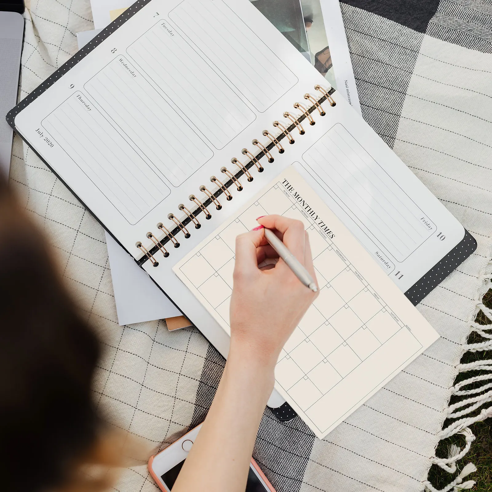 2 pezzi di agenda per ufficio, obiettivi settimanali mensili, quaderno, carta, organizer per riunioni, agenda per personale degli studenti, libro di notatura