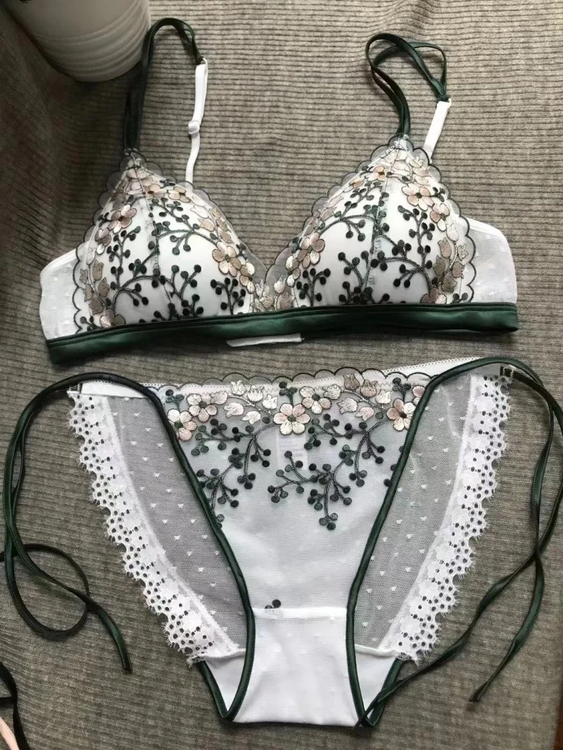 Sexy Embroidered Flower Bra Set Girls Thin Bralette No Steel Ring Underwear Sets Big Breasts Small Lingerie with Panty