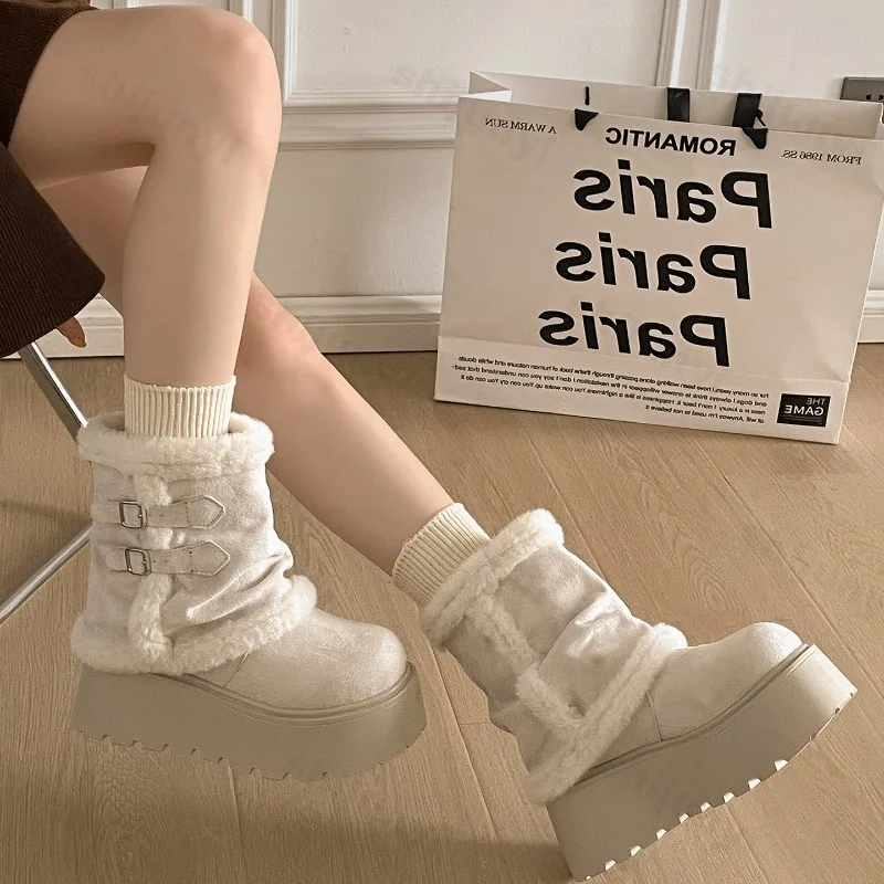 النساء أحذية الثلوج 2025 الشتاء منصة مكتنزة الرجعية الدافئة أفخم أحذية قطنية موضة عدم الانزلاق في الهواء الطلق حذاء من الجلد بوتاس Mujer