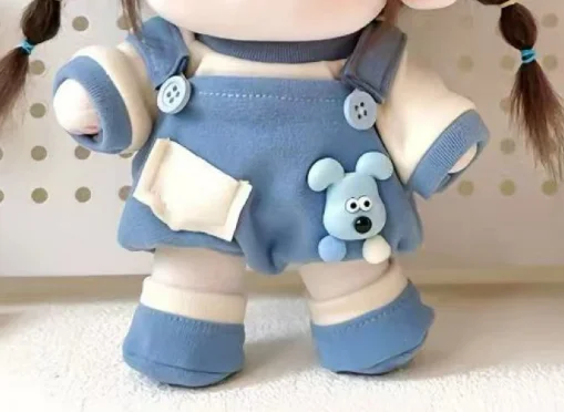 오리지널 코스프레 베이비 드레스 20cm 세트, 신발, 상의, 스트랩 팬츠를 포함한 3피스 세트.