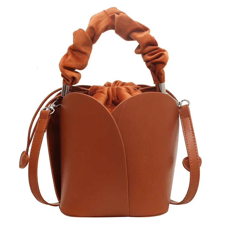 Hot Selling Luxury Women\'s Bag 2024 High Quality Petal Style Bucket Bag Fashion Versatile Solid Color Carrying Bag Commuter