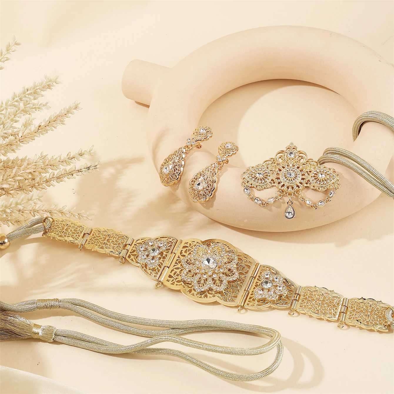 

Luxurious Bridal Wedding Belt Set, Lavish Ensemble with Corsage, Earrings, and Belt - Moroccan Women's Jewelry Set.