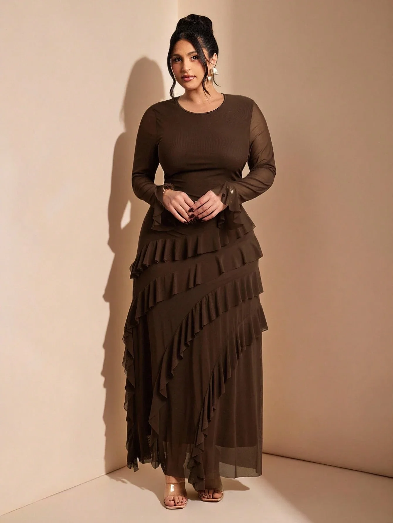 

Elegant Plus Size Long Dress With Ruffle Hem And Flare Sleeve For Formal Occasion