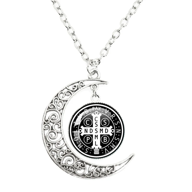 قلادة سانت بنديكت المضيئة على شكل قمر كاثوليكي قلادة سان بينيتو بقبة من الزجاج كابوشون مجوهرات