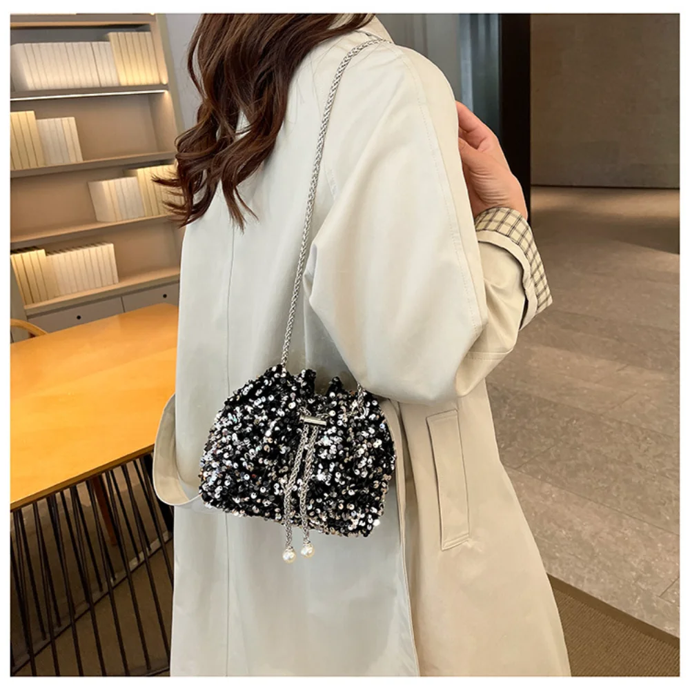 Women'S Bucket Bag Personality Bright Eyes Drawstring Crossbody Trendy Chain Single Shoulder Bags Shiny Evening Banquet Bag