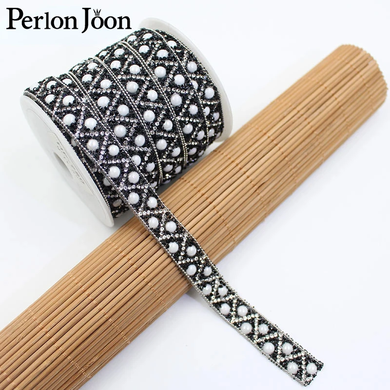 1 stocznia 1,5 cm Pearl Style Rhinestone Trim Hot Fix Crystal Tape DIY Ribbon Ironing on Clothing Bags Accessories Decoration TR157