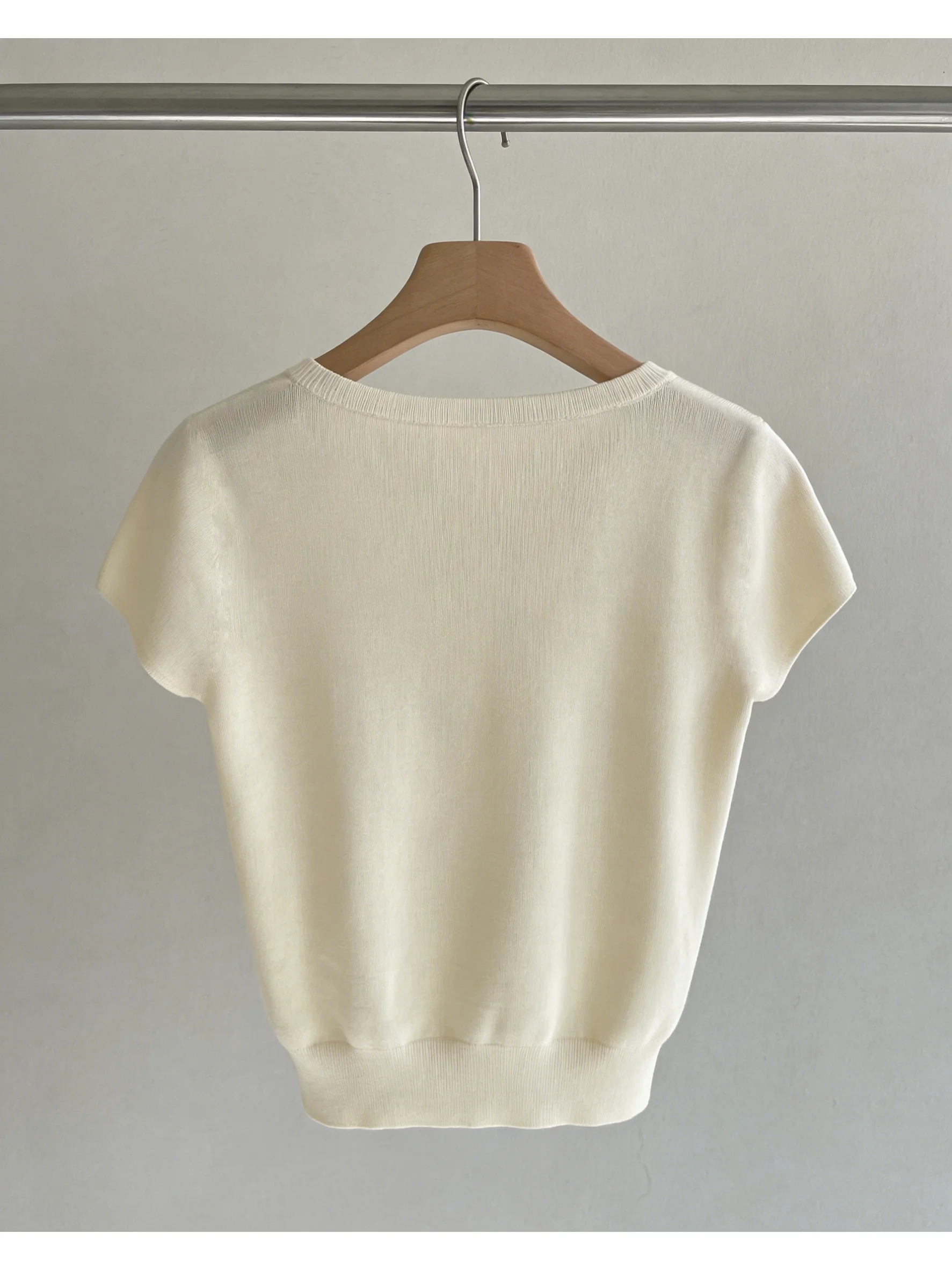 Women's slim knit short sleeved T-shirt with shoulder sleeves, elegant women's clothing for spring and summer