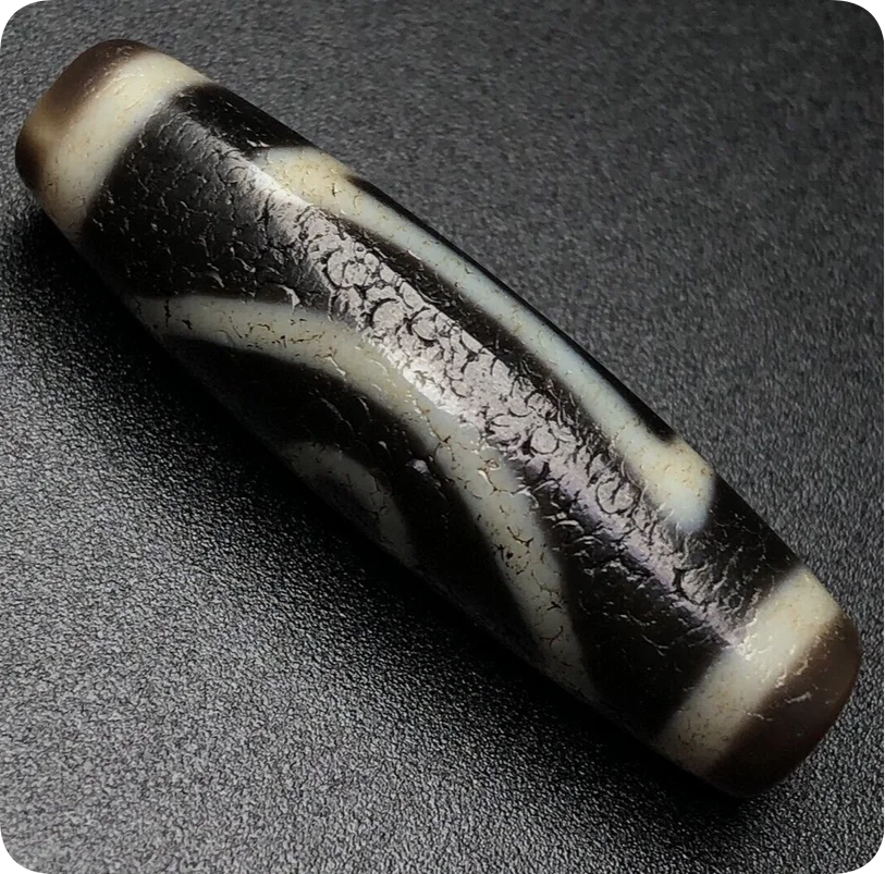 Tibetan Dragon Scale Pattern Phoenix Eye Sky dzi Bead Agate Pendant 11 * 37mm