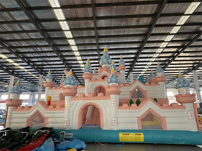 inflatable dream castle  inflatable bouncy castle can be customized30 years of production and operation factory direct sale