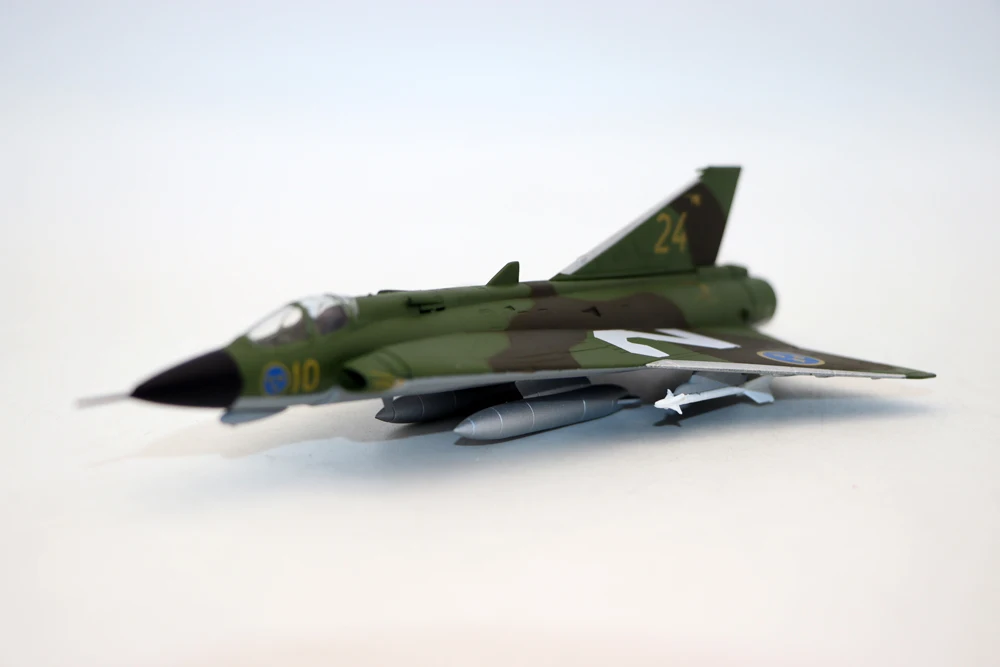 New 1/100 Scale J35F DRAKEN Swedish Air Force Div.3 F-10 1989 Fighter Aircraft Diecast alloy simulation model aircraft for colle