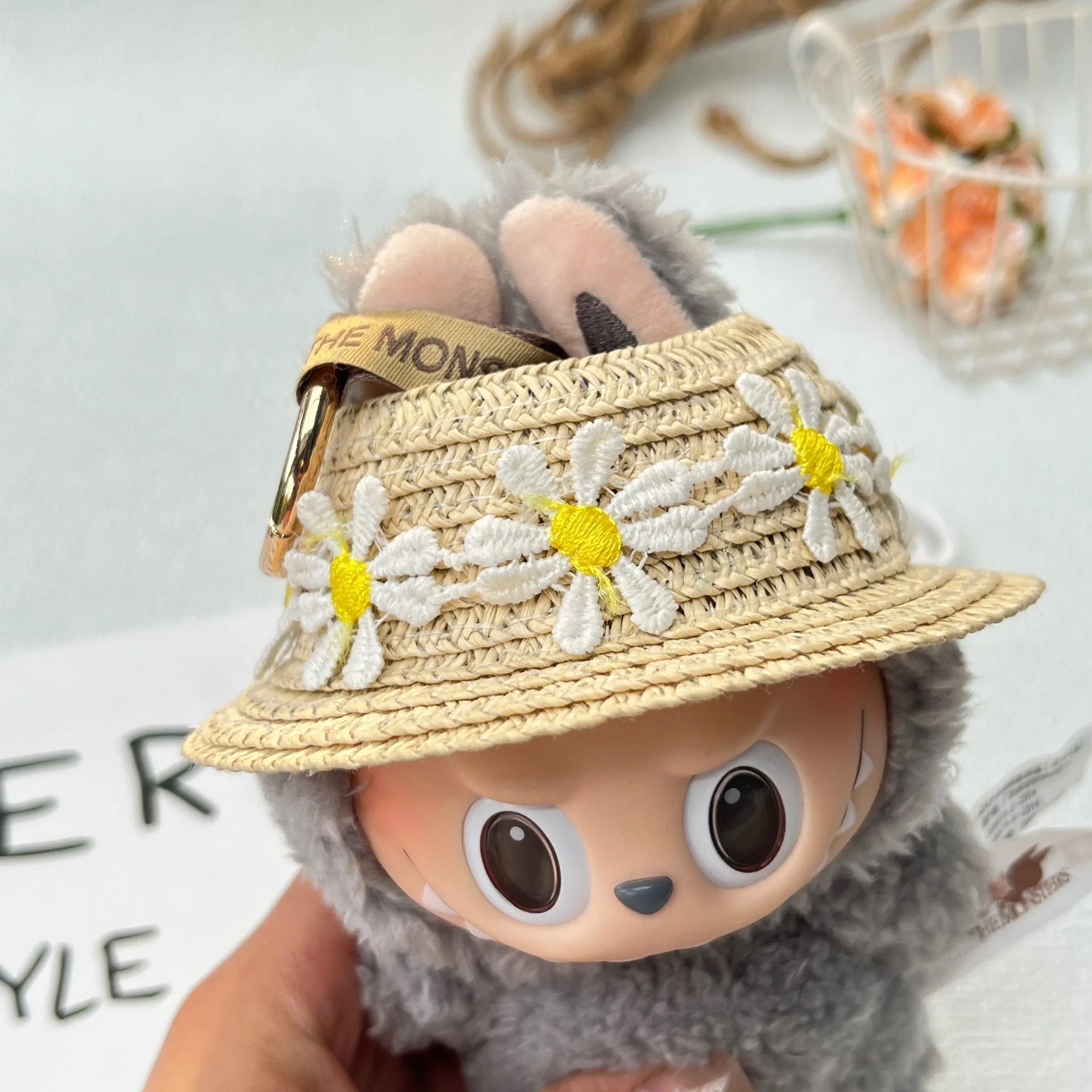 

LABUBU Straw Hat Labubu Headwear Ear-Exposed Daisy Straw Hat Open Top Heart-Moving Macaron Summer Outfit Color One Set