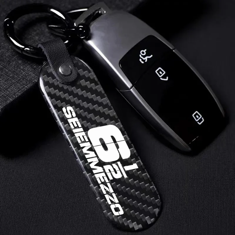 1PCS For Moto Morini 6½ SEIEMMEZZO SCR STR 650 SPORT TREK 20232024 Accessorie Motorcycle Keychain Keyring Carbon FiberHigh-Grade