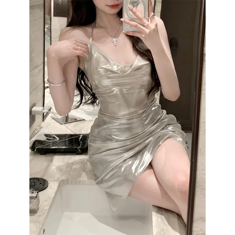 

Neck Neck Chain Waist Pleated Backless A-line Short Skirt for Women in Summer Temperament Black Sexy Sleeveless Suspender Dress