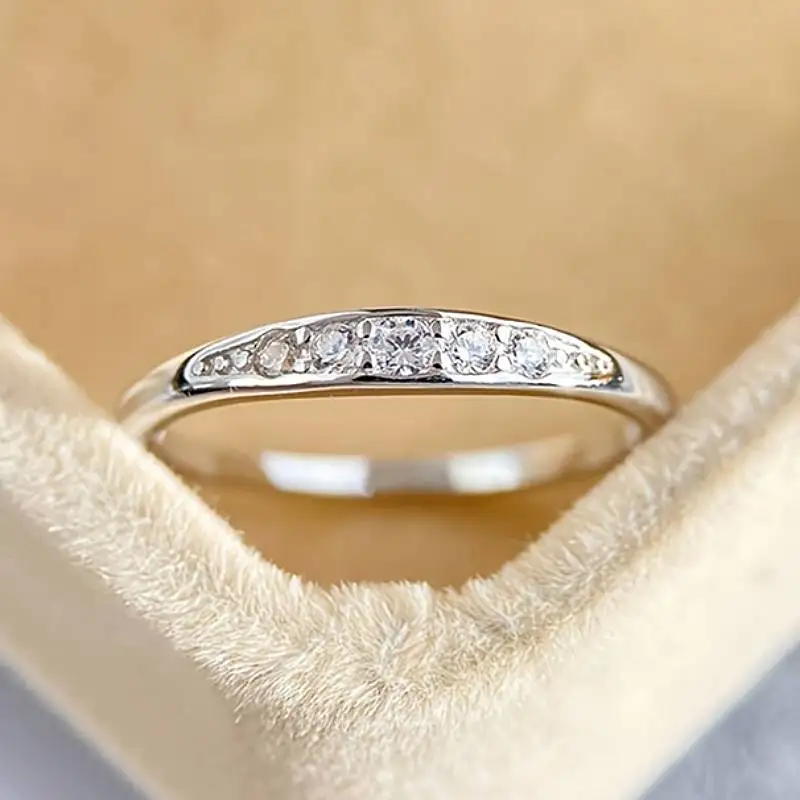 Huitan Delicate Thin Ring for Women Versatile Party Accessories Daily Low-key Fashion Lady Jewelry Inlaid Shiny CZ for Wedding