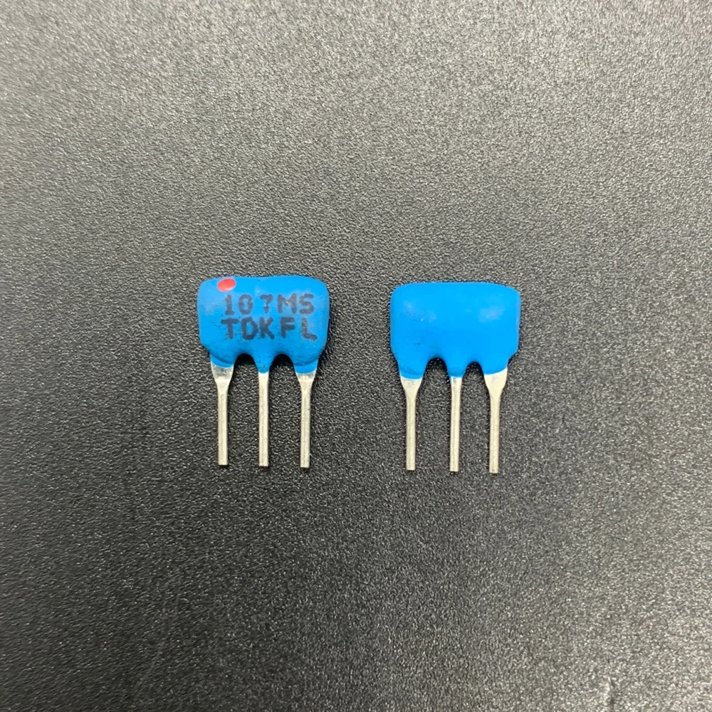 50PCS/ TDK ceramic crystal oscillator FFE1070MS11SBL FFE10.7MS 10.7MHZ straight plug 3-pin filter