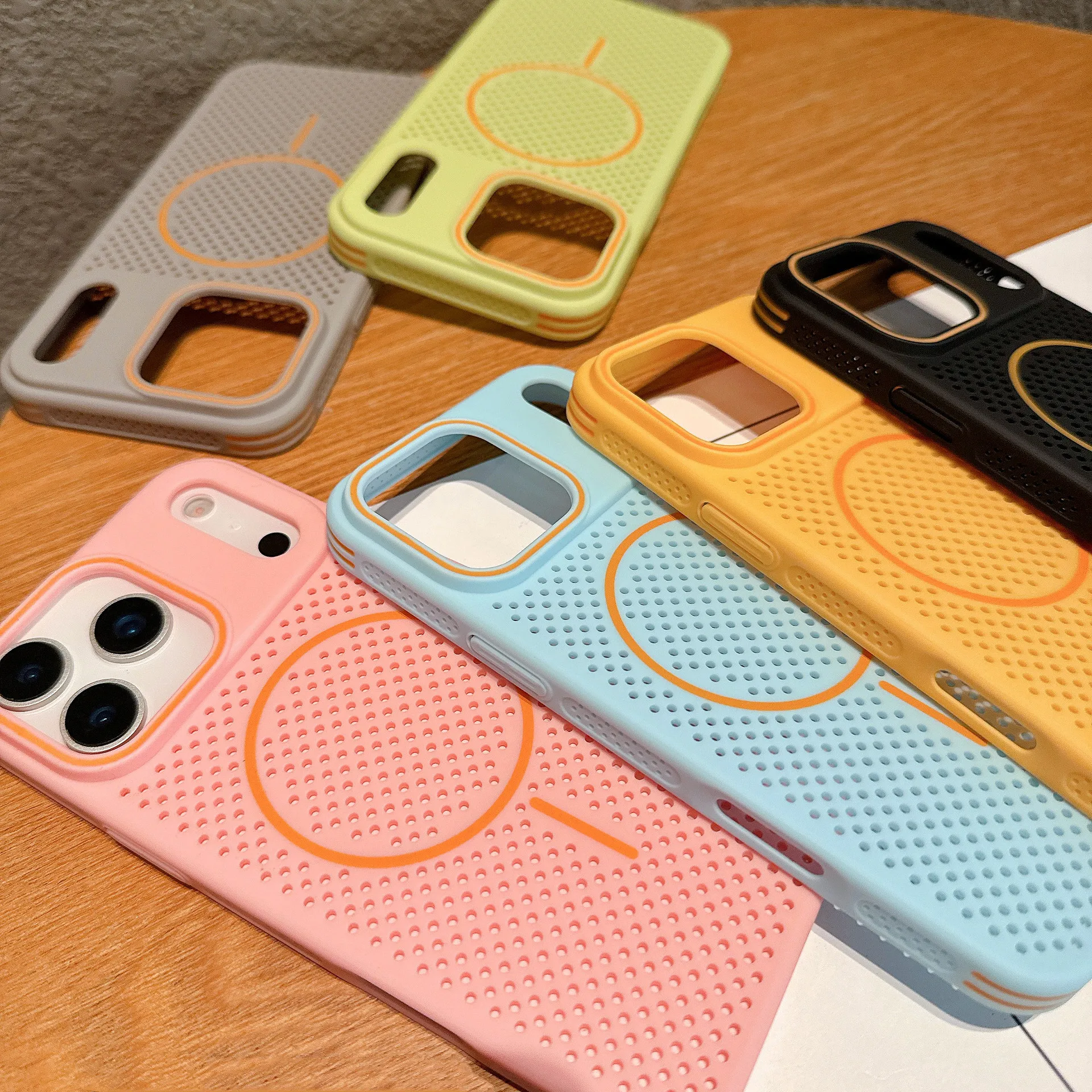 حافظة واقية من الريشة لهاتف iPhone17promax حافظات هواتف مغناطيسية فاخرة PC شحن لاسلكي لهاتف iphone 17promax ملحق