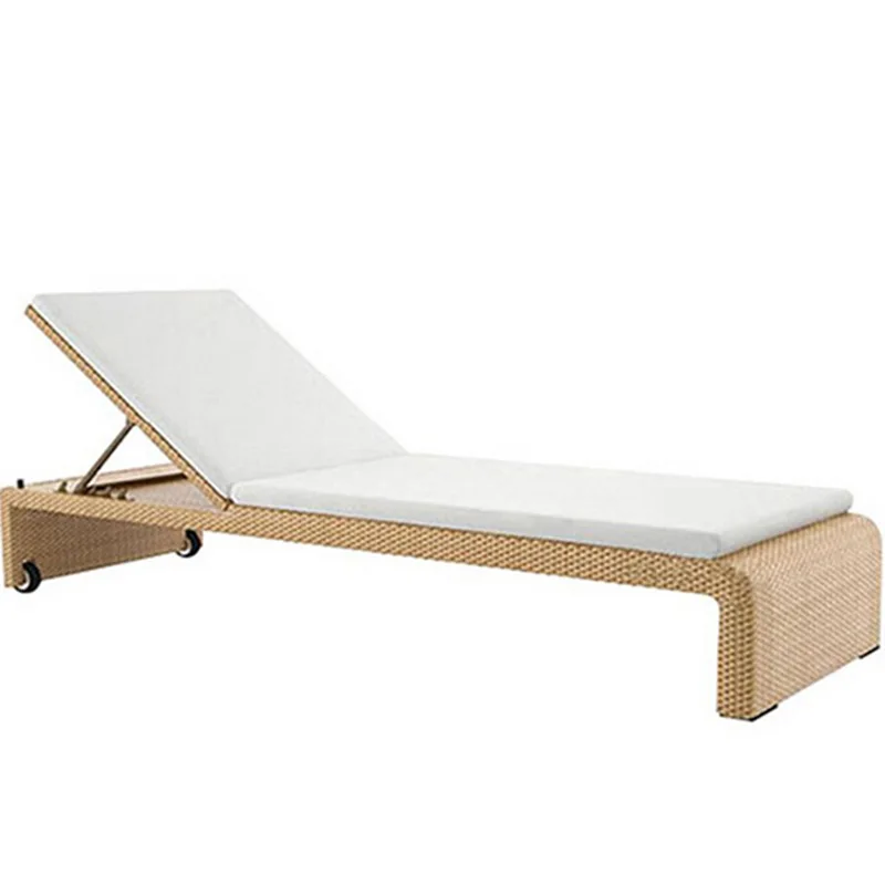 

✗x Comfortable Foldable Outdoor Rattan Lounge Chair for Beach Pool Spa Courtyard Balcony Use with Modern Design*
