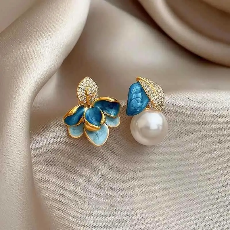 Pendientes de Cristal Asimétricos con Forma de Hoja, Elegantes, con Perlas Azules y Detalles en Esmalte, para Mujeres y Niñas, Regalos de Joyería de Moda 2025