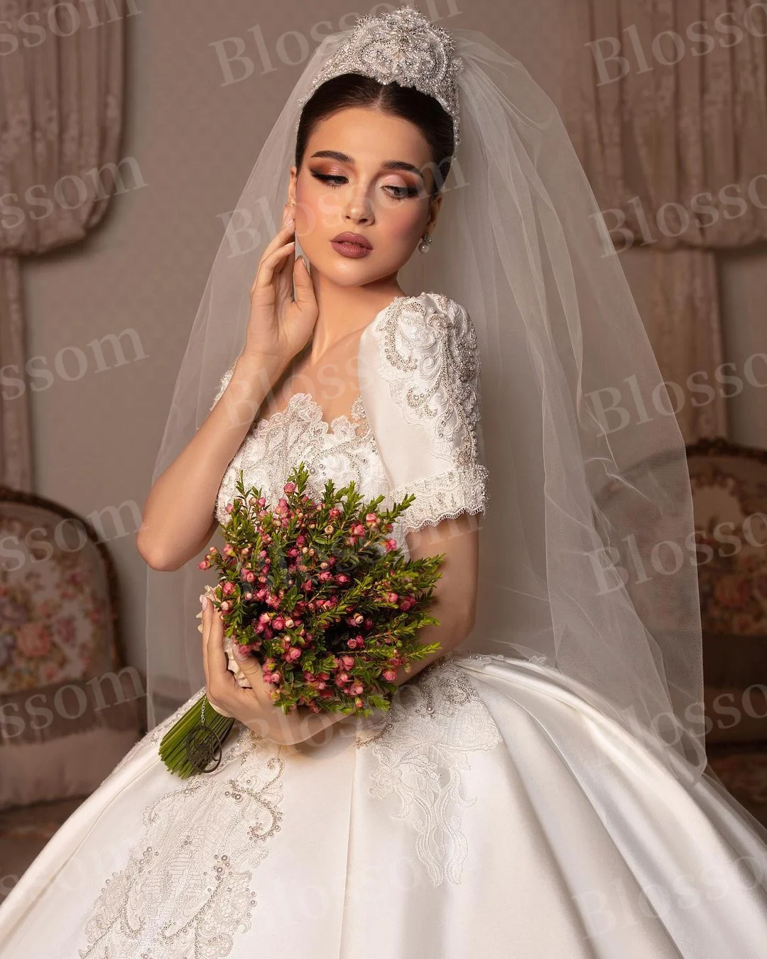 Gaun pengantin mewah renda Satin, gaun pengantin mewah 2024 manik-manik kelas atas, gaun pengantin kustom, gaun pernikahan lengan pendek