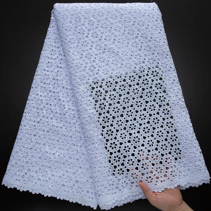 Weiße afrikanische Guipure-Spitze - Schwere, wasserlösliche Kordelstickerei mit Pailletten für Couture-Hochzeitsschleier & Partykleider